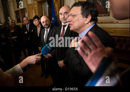 Oslo, Norwegen. 12.11.2012. Friedensnobelpreisträger Martin Schulz und Jose Manuel Barrosa trifft die Presse im norwegischen Parlament zusammen mit Präsident des Storting Dag Terje Andersen. Bildnachweis: Alexander Widding / Alamy Live News Stockfoto