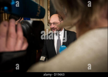 Oslo, Norwegen. 12.11.2012. Friedensnobelpreisträger Martin Schulz trifft die Presse im norwegischen Parlament. Bildnachweis: Alexander Widding / Alamy Live News Stockfoto