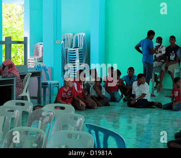 Maledivische Kinder in der Schule (Bambini in Scuola Maldiviana) Stockfoto