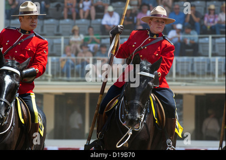 RCMP Musical Ride beim Calgary Stampede Rodeo Eröffnungsfeier Stockfoto