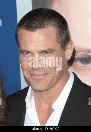 JOSH BROLIN LOS ANGELES PREMIERE von der Schuld Reise WESTWOOD Kalifornien USA 11. Dezember 2012 Stockfoto