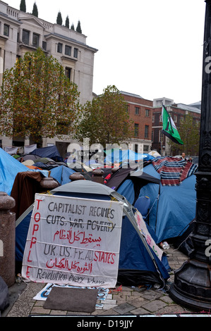 Die besetzen London antikapitalistischen Protest-Camp außerhalb St. Pauls Cathedral im November 2011. Stockfoto