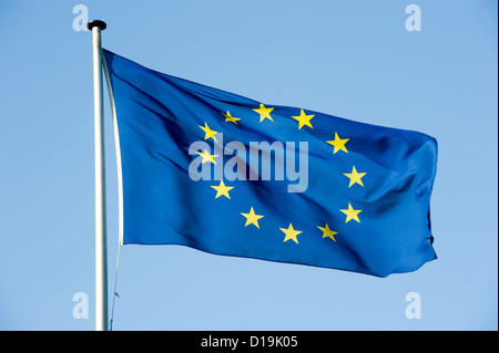 Europäische Flagge im Wind wehende Stockfoto
