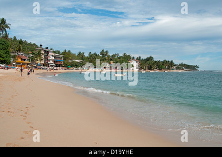 Den goldenen Sandstrand von Unawatuna Strand Sri Lanka Stockfoto