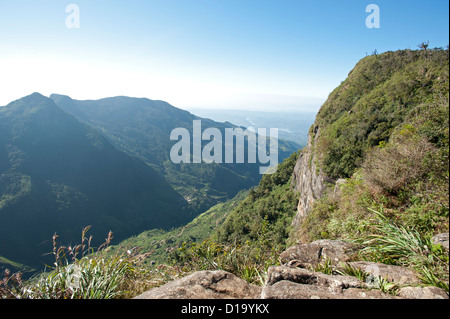 Blick über die dramatische bergige Welt Ende Blick Sri Lanka Stockfoto