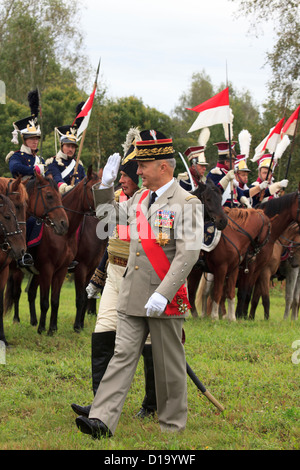 5-Sterne-General der französischen Armee Jean-Louis Georgelin Überprüfung der Truppen an der Zweihundertjahrfeier Erinnerung an die napoleonischen Schlacht von Borodino (1812) Stockfoto