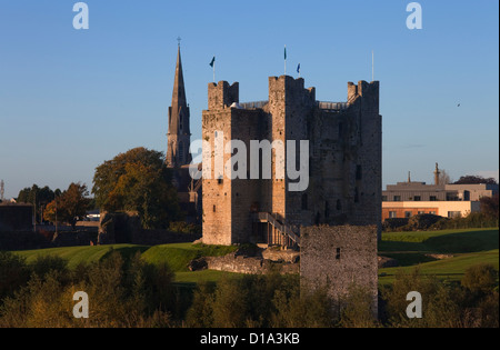 Trim Castle am Ufer des Flusses Boyne, Drehort für "Braveheart", ist die größte irische anglo-normannischen Burg, Trim, County Meath, Irland Stockfoto