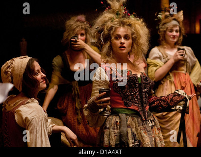 LES MISERABLES 2012 Universal Pictures Film mit Helena Bonham Carter als Madame Thenardier Stockfoto