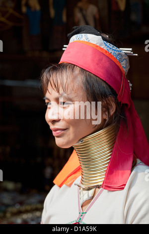 Frau aus der Kayan Minderheit Gruppe, Huai Seau Tao, Mae Hong Son Provinz, Thailand Stockfoto