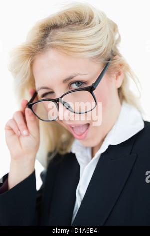 Close-up Portrait schöne Geschäftsfrau, Augenzwinkern Stockfoto