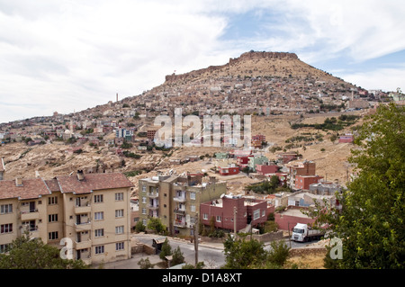 Die alte türkische Bergstadt Mardin liegt in der östlichen Anatolien Region im Südosten der Türkei, nahe der Grenze zu Syrien. Stockfoto