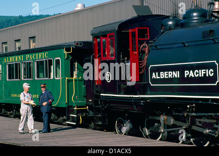 Dampf-Zug Motor Lokomotive, Port Alberni Bahnhof, Vancouver Island, BC, Britisch-Kolumbien, Kanada - historische Züge Stockfoto