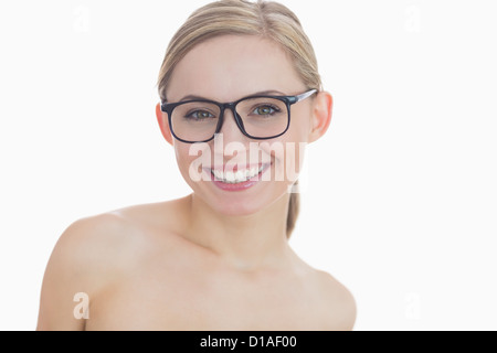 Close-up Portrait der glückliche junge Frau mit Brille Stockfoto