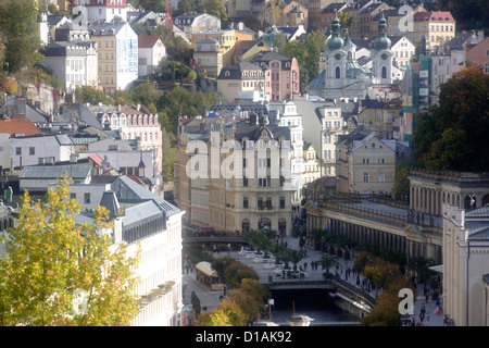 Angesichts der Mühlenkolonnade in Karlovy Vary, Karlovy Vary (Carlsbad, Karlsbad), Tschechien, Europa Stockfoto