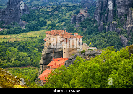 Roussanou Kloster der Meteora-Klöster in Region Trikala, Griechenland während der Sommersaison. Stockfoto