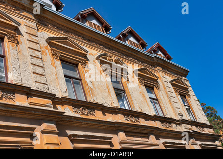 Baufälligen alten Wohnhaus in Zagreb, Kroatien. Stockfoto