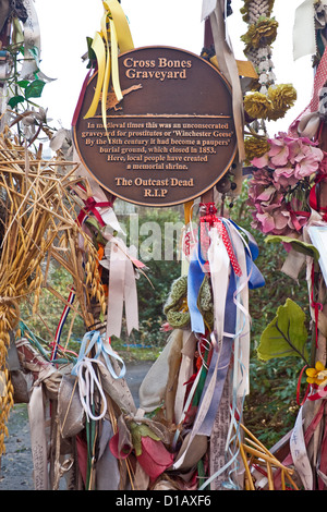 London, Southwark die Tore der Cross Bones Friedhof in Redcross Weg Stockfoto