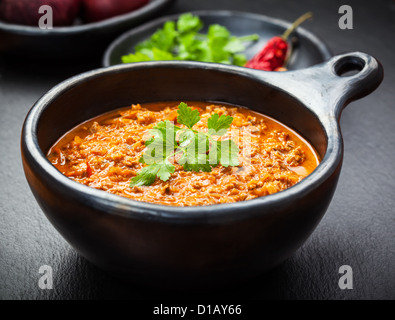 Hot Chili Con Carne gekocht in der Pfanne Stockfoto