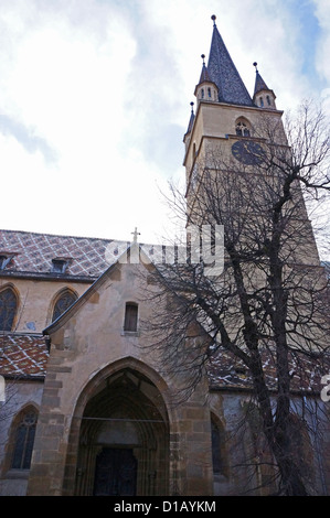 Seitenansicht der evangelische Kathedrale von Sibiu, Rumänien Stockfoto