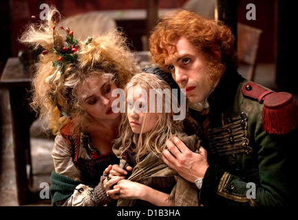 LES MISERABLES 2012 Universal Pictures Film mit aus l: Helena Bonham-Carter, Isabelle Allen und Sacha Baron Cohen Stockfoto