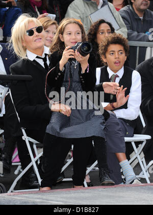 Hollywood, USA. 13. Dezember 2012. Deborra-Lee Furness Teilnahme an Ehemann Hugh Jackmans Sterne Zeremonie auf dem Hollywood Walk of Fame, Hollywood, USA 13. Dezember 2012. Bildnachweis: Sydney Alford / Alamy Live News Stockfoto