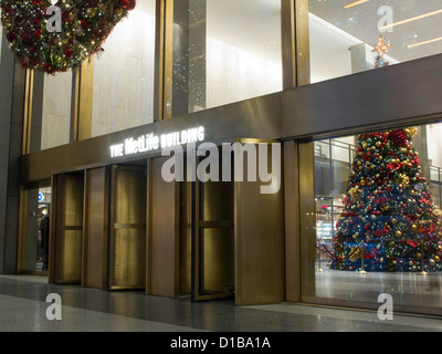 Eingang, Met Life Building, Ferienzeit, NYC Stockfoto