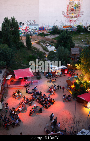 Berlin, Deutschland, mit Blick auf den Innenhof des Kunsthaus Tacheles Stockfoto