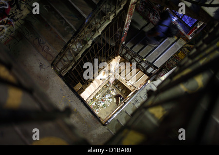 Berlin, Deutschland, Treppenhaus im Kunsthaus Tacheles im Stadtteil Spandau Stockfoto