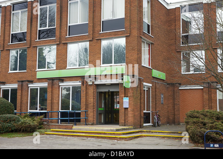 Vorderseite des Jobcenter Solihull, West Midlands Stockfoto