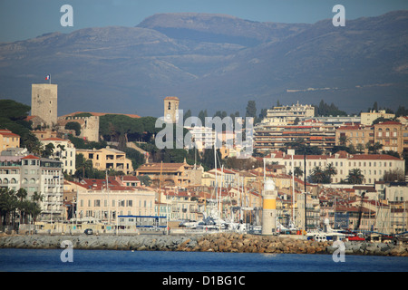 Den Hafen und die alten Viertel von Cannes genannt "Le Suquet", Côte d ' Azur Stockfoto