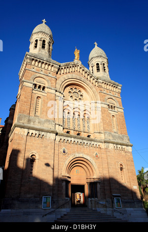 Die Stadt Saint Raphael und die Kirche Notre Dame Victoire byzantinischen Stil Stockfoto