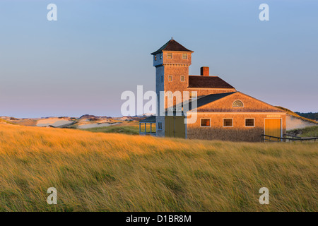 Alte Harbor US Life-Saving-Station an einem Rennen Punkt in der Nähe von Provincetown, Cape Cod. Stockfoto