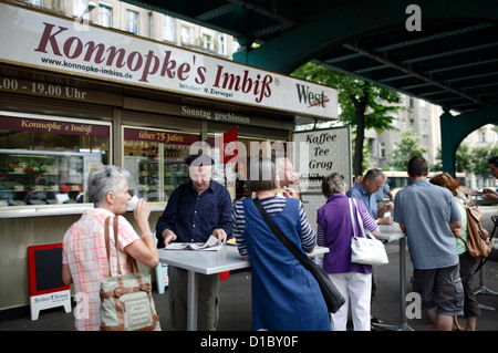 Berlin, Deutschland, Konnopke Biss an der Schoenhauser Allee Stockfoto