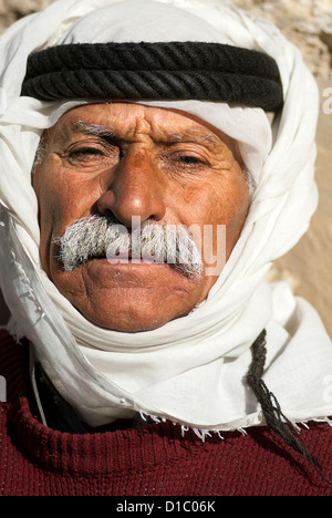 Israel, Jerusalem. Porträt eines arabischen Mannes tragen traditionelle Kopfbedeckung. Stockfoto