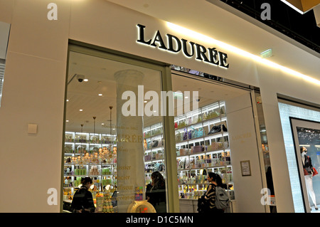 Ladurée Boutique Flughafen Roissy Charles de Gaulle Frankreich Stockfoto