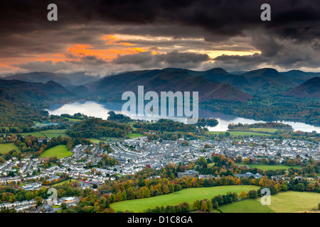 Blick über Keswick und Derwent Water Latrigg Gipfel, Lake District National Park. Stockfoto