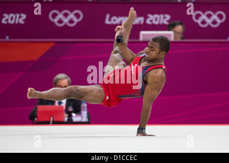 John Orozco (USA) Vorformen der Boden ausüben, während die Männer Gymnastik individuelle all-around bei 2012 Olympische Sommer Gam Stockfoto