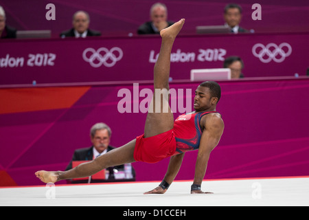 John Orozco (USA) Vorformen der Boden ausüben, während die Männer Gymnastik individuelle all-around bei 2012 Olympische Sommer Gam Stockfoto