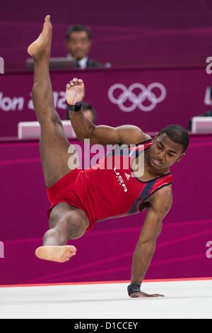 John Orozco (USA) Vorformen der Boden ausüben, während die Männer Gymnastik individuelle all-around bei 2012 Olympische Sommer Gam Stockfoto