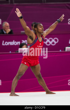 John Orozco (USA) Vorformen der Boden ausüben, während die Männer Gymnastik individuelle all-around bei 2012 Olympische Sommer Gam Stockfoto