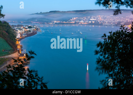 Blick vom South West Coast Path über das Dorf Shaldon nach Teignmouth an der Mündung des Flusses Teign. Stockfoto