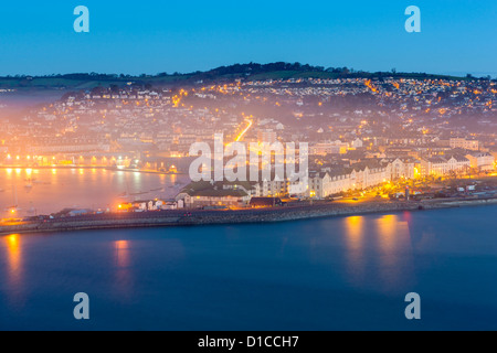 Blick vom South West Coast Path über das Dorf Shaldon nach Teignmouth an der Mündung des Flusses Teign. Stockfoto