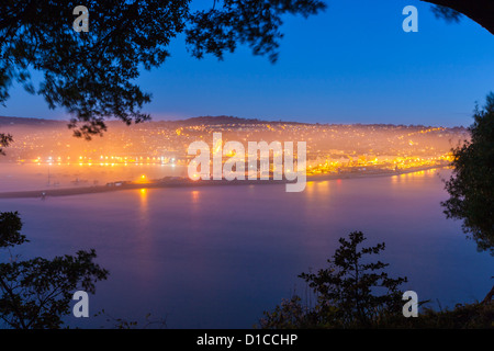 Blick vom South West Coast Path über das Dorf Shaldon nach Teignmouth an der Mündung des Flusses Teign. Stockfoto