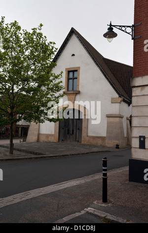 Ein traditionell entworfenes Gebäude in Verkehrssysteme, Dorset. Die Stadt ist durch die The Prince Of Wales, "A Vision of Britain" inspiriert. Stockfoto