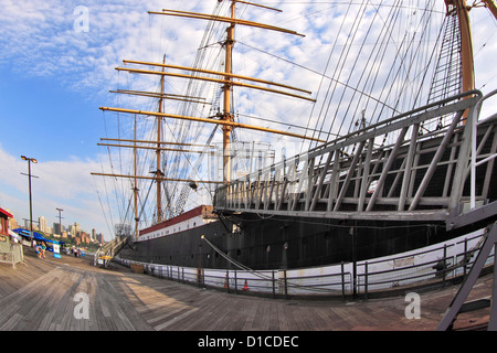 Das historische Peking Schooner im South Street Seaport Historic District in Lower Manhattan, New York City Stockfoto