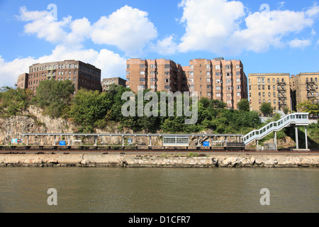 MarbleHill, Metro-North Railroad Hudson Line, Harlem River, Manhattan, New York City, USA. Stockfoto