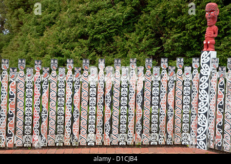 Maori Lattenzaun, Government Gardens, Rotorua, Nordinsel, Neuseeland. Stockfoto