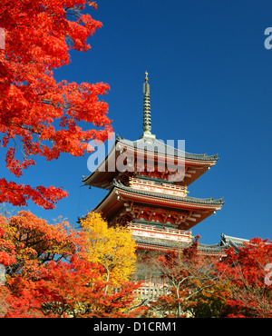 Die Pagode des Kiyomizu-Dera in Kyoto, Japan. Stockfoto