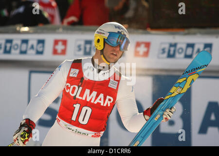 16.12.2012. Alta Badia, Italien. Davide Simoncelli (ITA) Rennen hinunter die Gran Risa-Kurs während im Audi FIS Alpinen Ski Weltcup Riesenslalom-Rennen am 16. Dezember 2012 in Alta Badia, Italien im Wettbewerb. Stockfoto