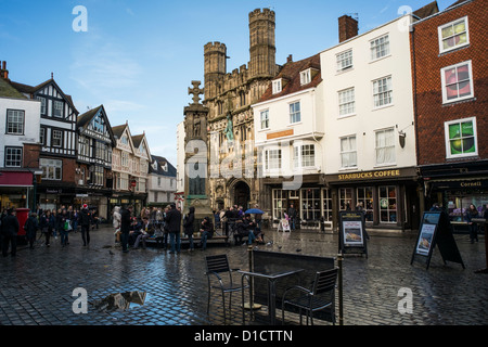 Die Buttermarket und Cathedral Gate, Canterbury, Kent, UK Stockfoto